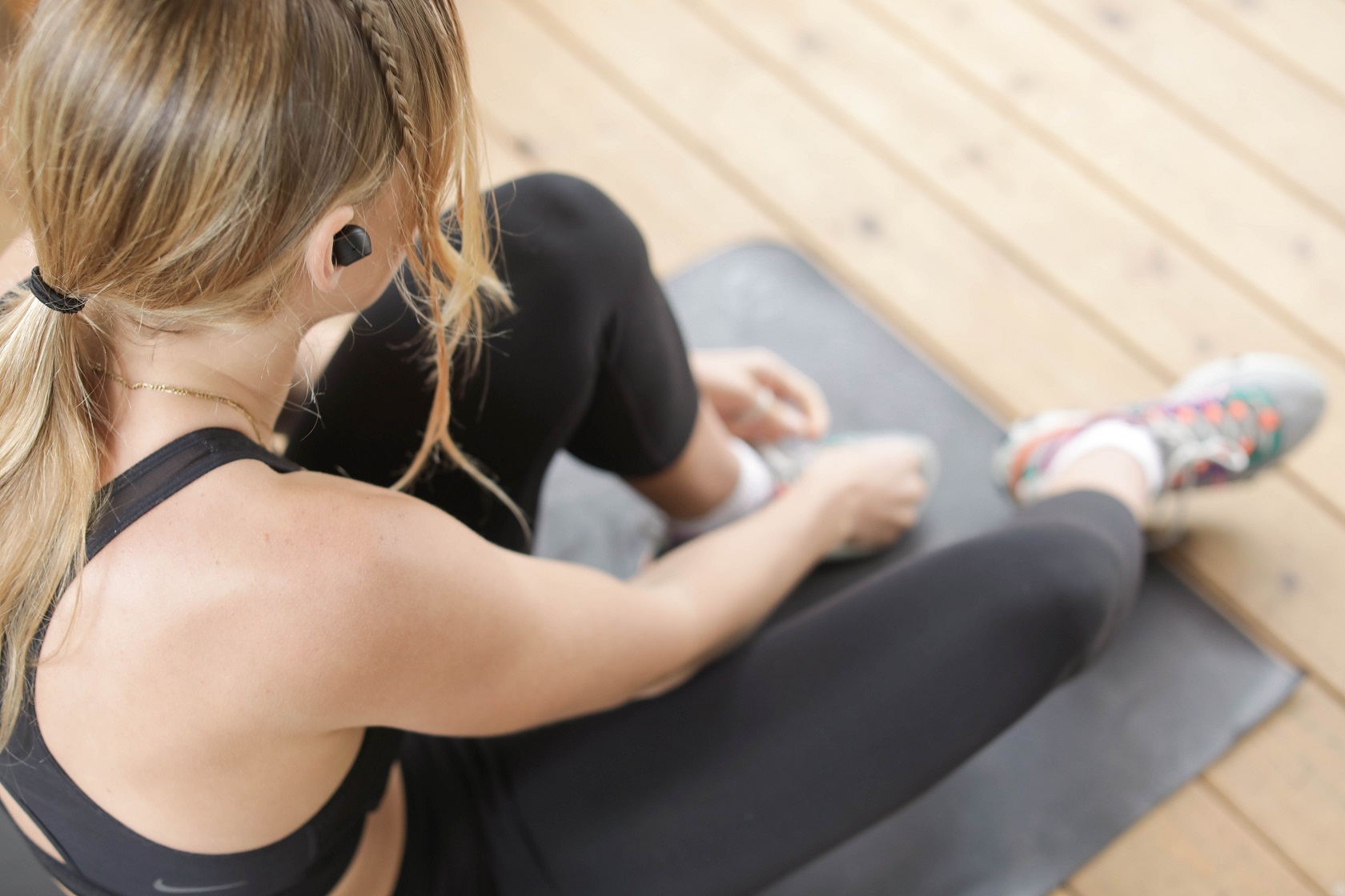 woman getting ready to workout